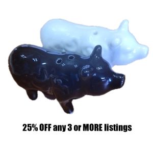 Pig Salt & Pepper Shaker Set Kitchen Accessorie Tablescape Decor Animal Swine